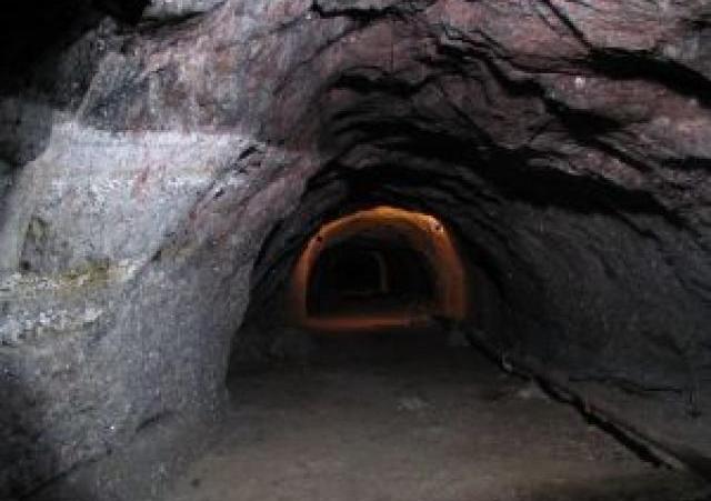 100 miners remain underground in protest
 – 2024-09-19 21:41:19