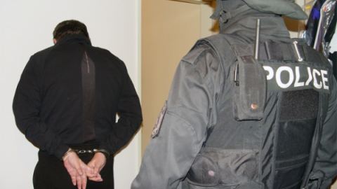 Спецакция „Чук” закова престъпна група, пласирала кокаин и марихуана