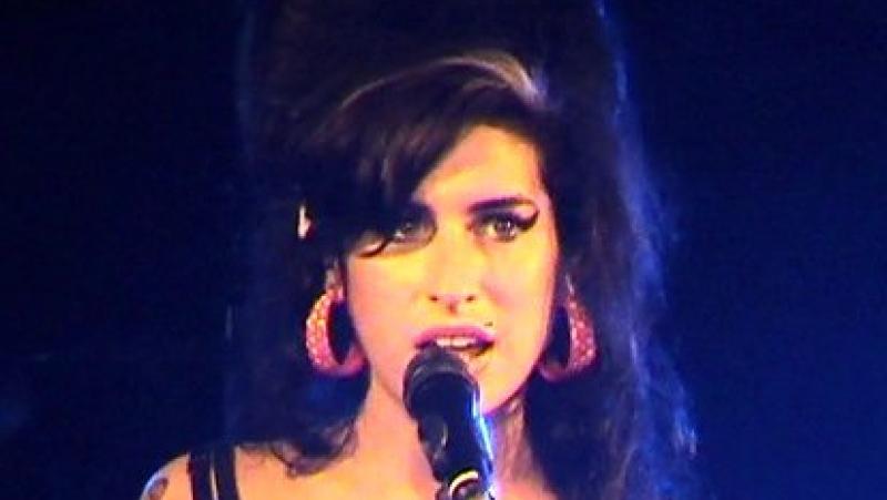 Amy Winehouse’s posthumous album is #1 in the UK
 – 2024-04-03 03:16:39