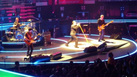 Правозащитници помрачиха концерт на U2 в Русия