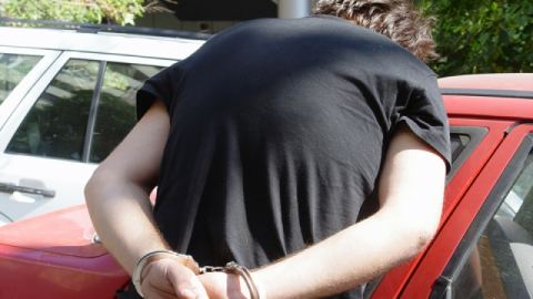 Задържаха анонимен бомбаджия