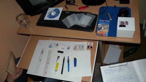 Разкриха печатница за фалшиви документи