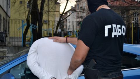 Двама мъже и две жени са задържани в при операция „Превозвачите”