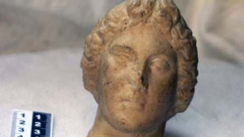В Сирия разграбват антики