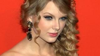 Taylor Swift, звезди, парфюм, козметика