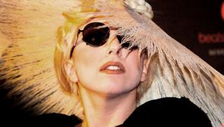 Лейди Гага, звезди, благотворителност