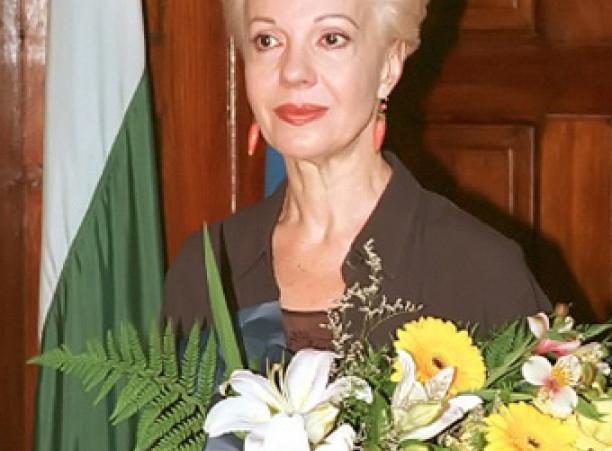 Raina Kabaivanska becomes Commander of the Order of Art and Literature
 – 2024-04-03 22:36:03