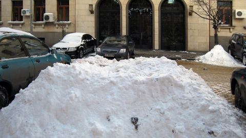 Фандъкова да осигури реално почистване на снега в кварталните улици