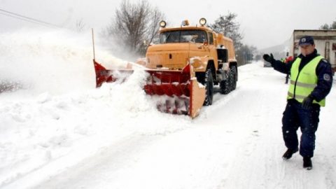 Движението Варна-Бургас се извършва в едната лента