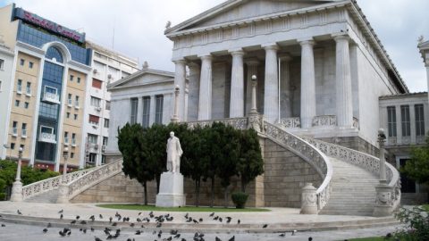 Аржентинската твърдост и гръцката мекушавост пред кредиторите