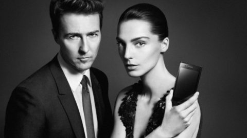 Смартфонът LG PRADA 3.0 вече и у нас