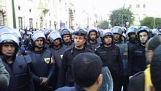 Полиция, протести, чупене, рушене