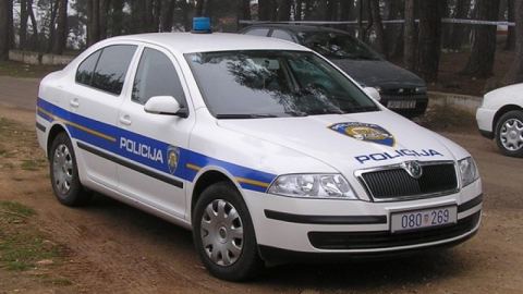 Неизяснени съмнения за тройно убийство в "Гео Милев"