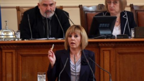 Манолова: Законът за отнеманена имущество ще се ползва за всяване на страх