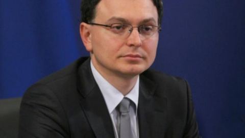 Тодор Коларов хвърли оставка - нямал политическа подкрепа