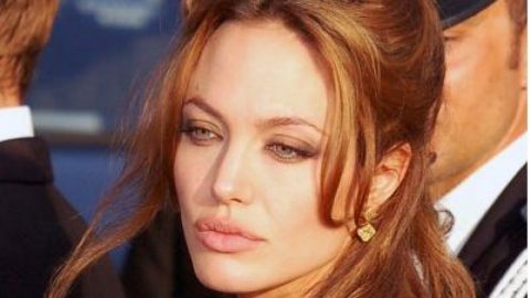 Анджелина Джоли  ще участва в "Непобедимите"