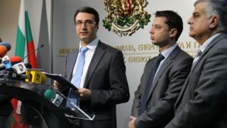 Математик, журналист, социолог, рокади, кабинета „Борисов”