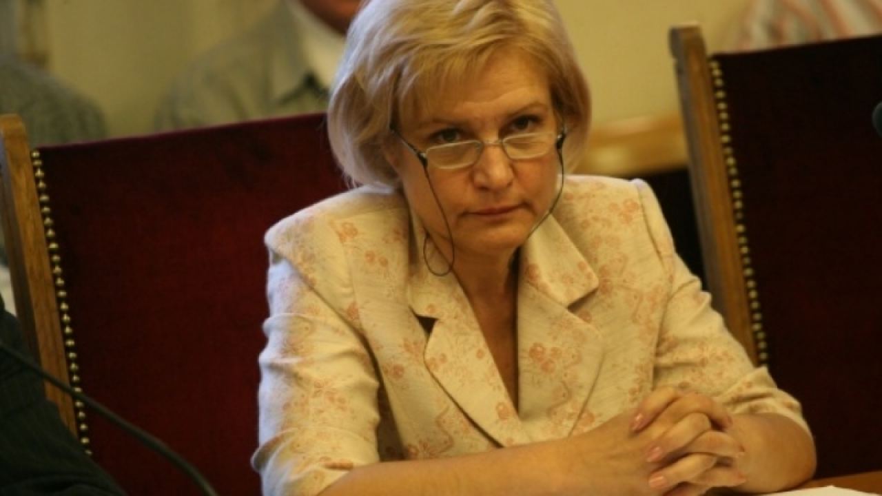 Менда Стоянова предрече, че позицията на БСП може да се промени и да подкрепи изменения в Конституция