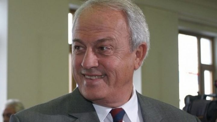 Борисов сам ли пикае?