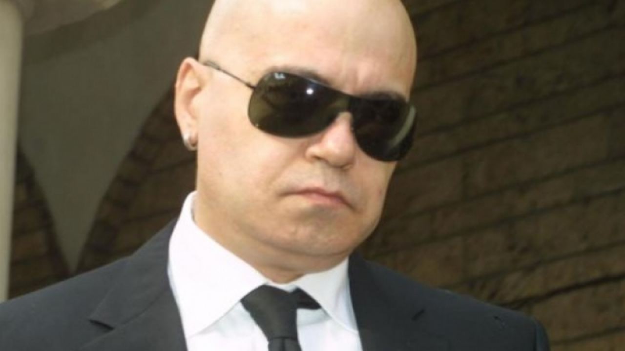 Гузният Слави безсилен пред любовта! Разрешил!
