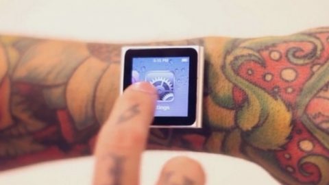 Маниак си имплантира iPod