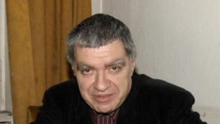 Михаил Константинов, който гласува, да управлява