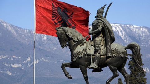 България приветства гласувания в парламента на Албания Закон за защита на националните малцинства