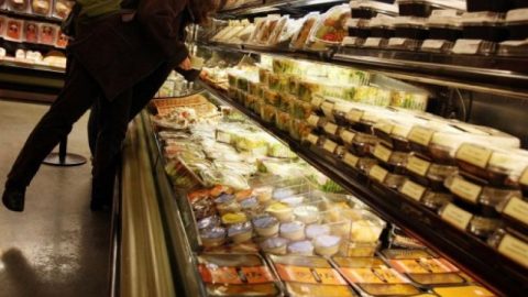 Букурещ със закон задължи 51% от храните в магазините да бъдат румънски