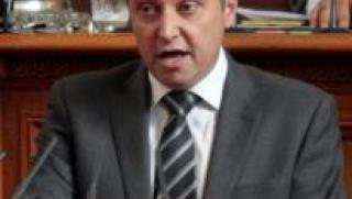 Яне Янев, Сашо Диков, Кунева