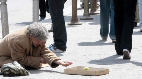"Като затвор": растящите неравенства в Ню Йорк и условията за бездомниците