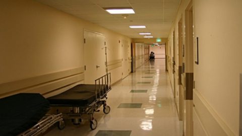 Мъртвородените бебета се изгарят в болниците заедно с биологични отпадъци
