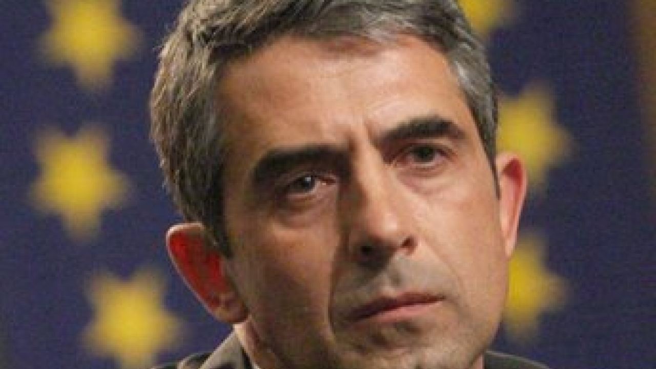 Президентски съветник е попаднал в любовен триъгълник - намушкват го с нож
