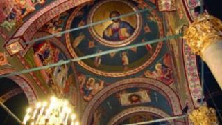 Църква, стенописи, тапети