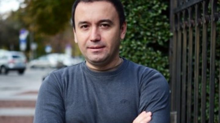 Смяната на омразните политици е работа за... политици