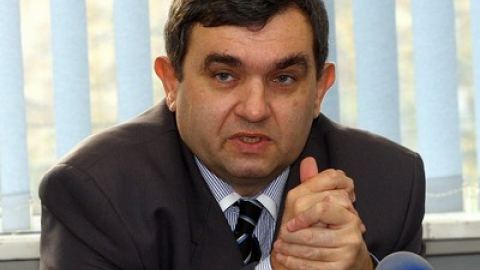 Четвърта поредна година на рецесия за икономиката ни