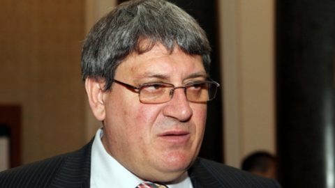 Директорът на НЗОК не иска да подава оставка