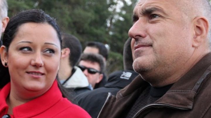 Влюбеното Лили с чанти за 10 000 лв