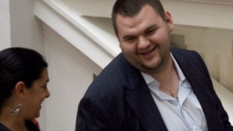 Поименен списък на гласувалите "ЗА" Делян Пеевски депутати