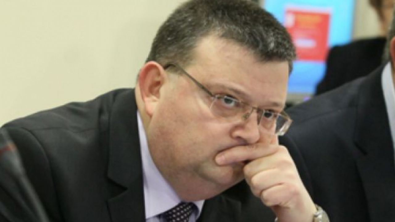 Разследват висш съдия за отклоняване на европейски пари