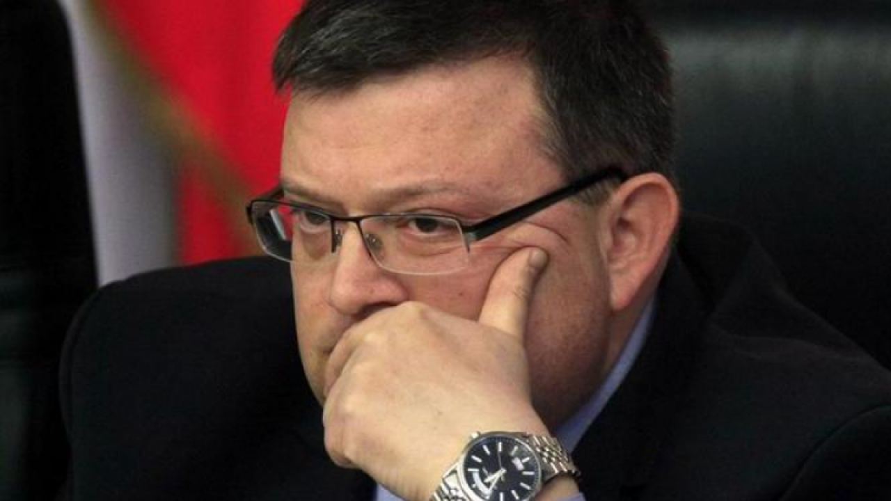 С фалшифицирането на тефтерчето на Златанов искат да ударят Цацаров