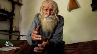 Дядо Добри, папата, дарение, бедни