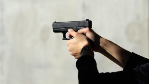 Стрелба в американски завод, трима убити