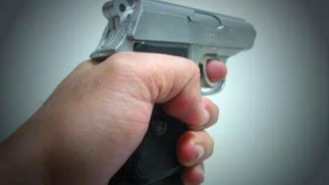 Стрелец с нацистки символи рани девет души в Хюстън