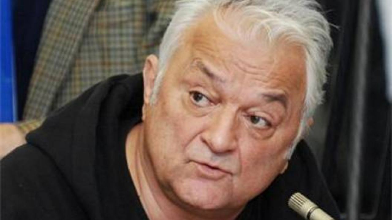Сашо Диков прави секс на плажа с 30-годишна красавица