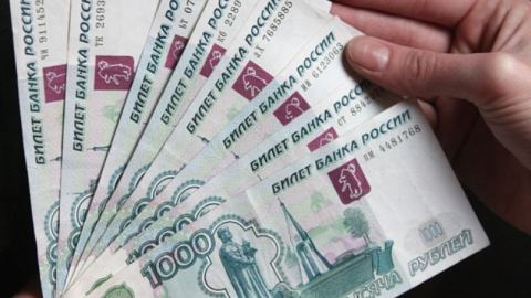 В първите дни на април Крим преминава към система за разпращане в рубли