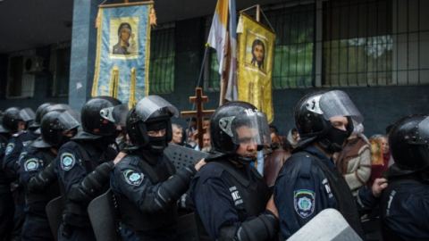 Полицията разпръсна протеста срещу правителството в Скопие