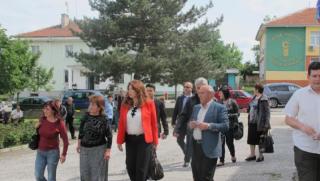 Илияна Йотова, Ямбол, Шенген, България, младежка безработица
