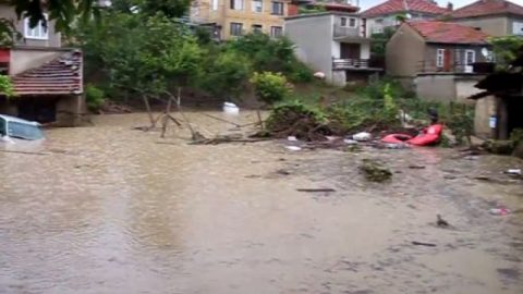 Национален траур в памет на жертвите от наводненията в Македония