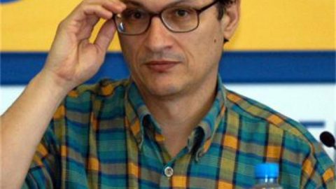 Врагът е олигархията