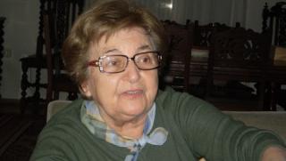 Жени Божилова, съпруга, Николай Хайтов, почина